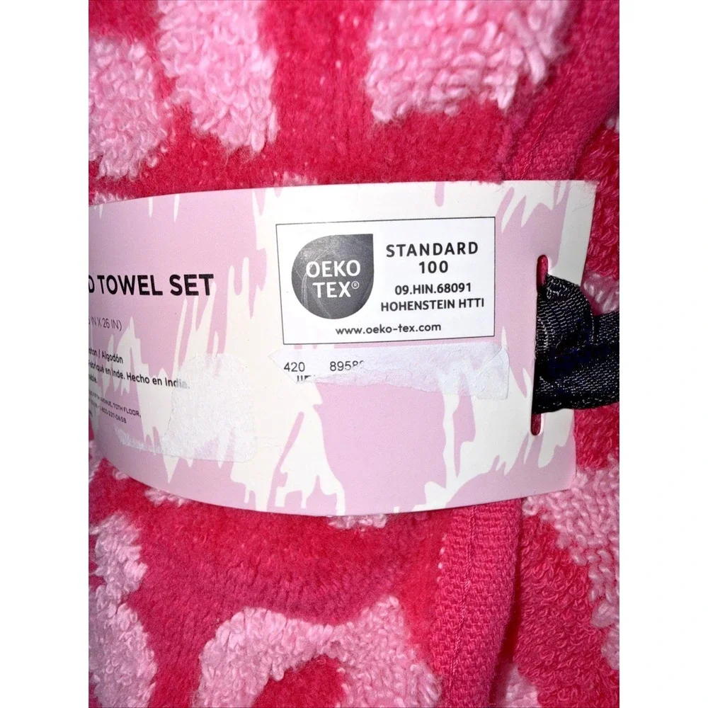 NEW Betsey Johnson 2 Pc Hand Towel Set Pink Heart 100% Cotton